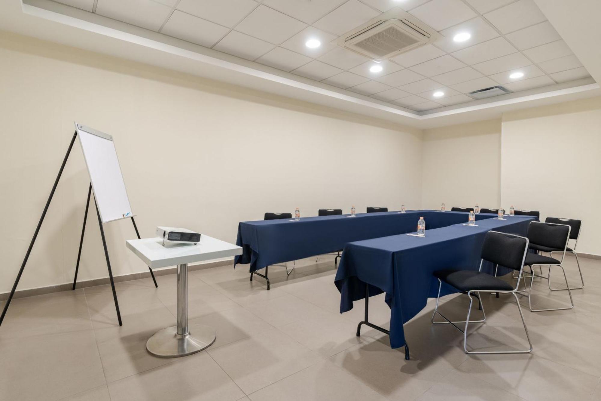 City Express Junior By Marriott Aguascalientes Centro Екстер'єр фото