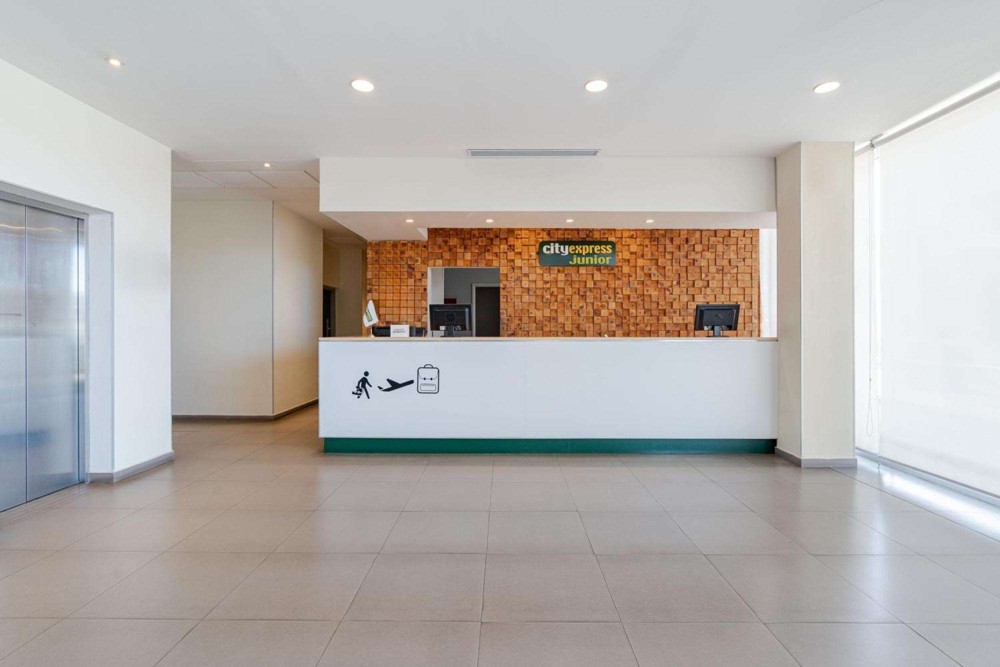 City Express Junior By Marriott Aguascalientes Centro Екстер'єр фото