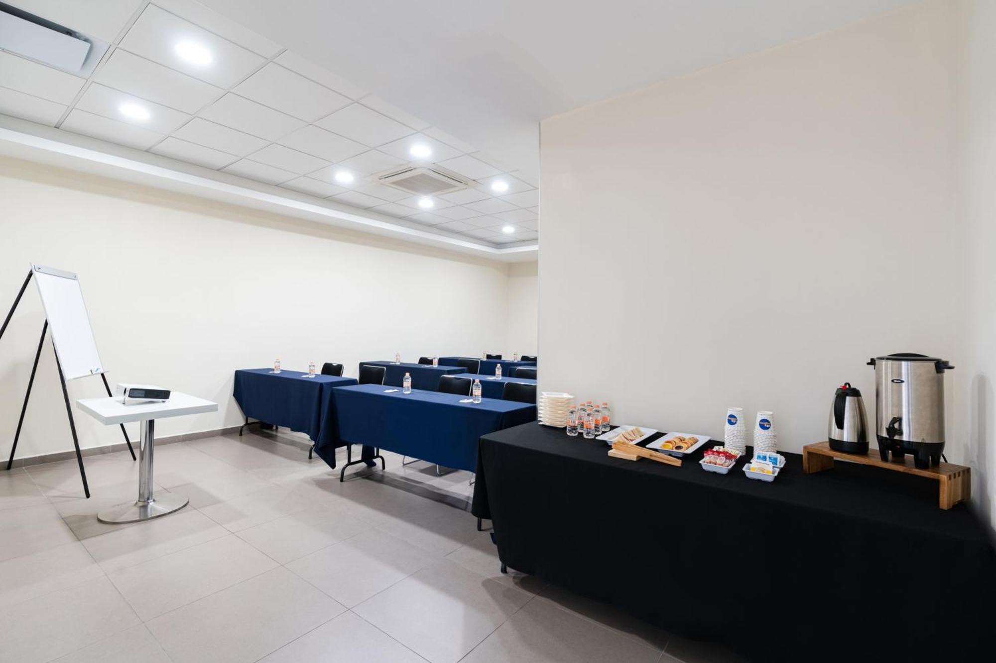 City Express Junior By Marriott Aguascalientes Centro Екстер'єр фото